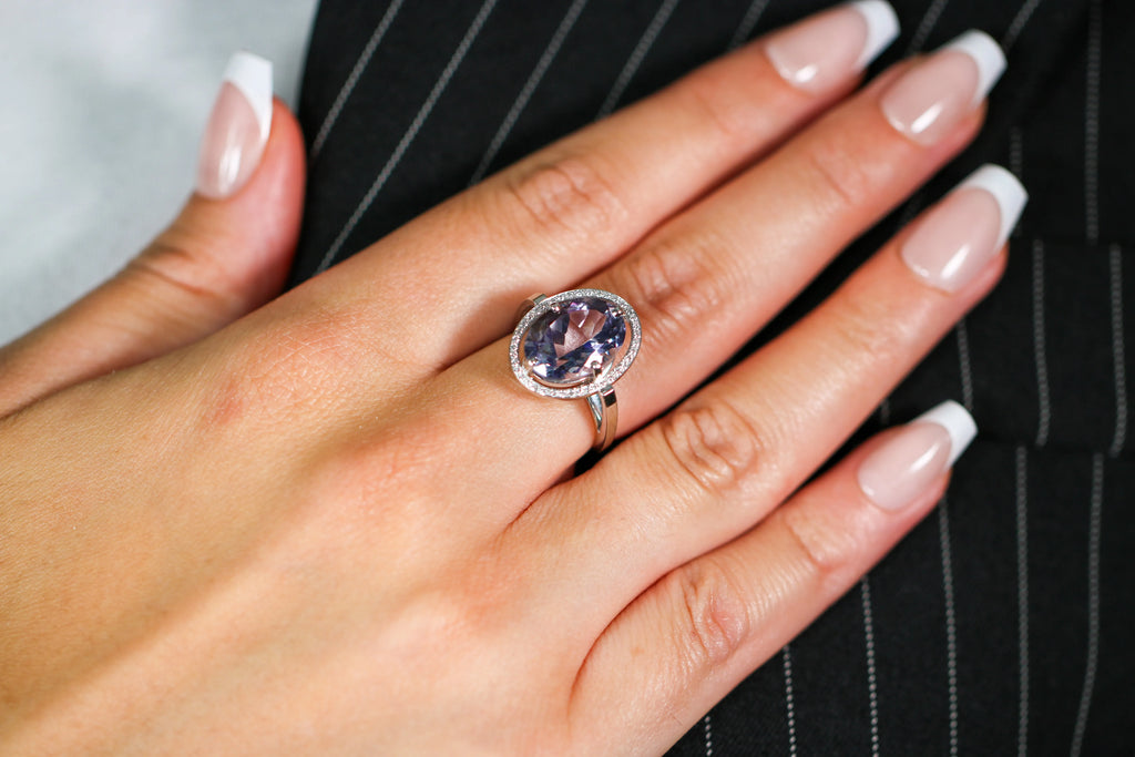 Bague_avec_Diamant_et_Tanzanite_Elegance_Royale