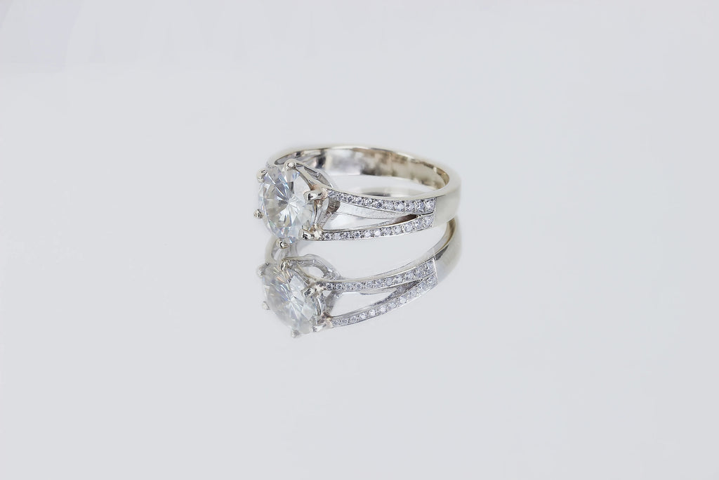 Bague_en_diamant_blanc_Ariane