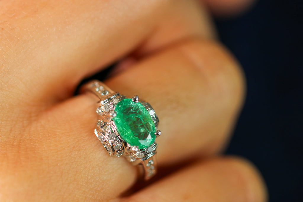 Bague_en_emeraude_verte_Serena