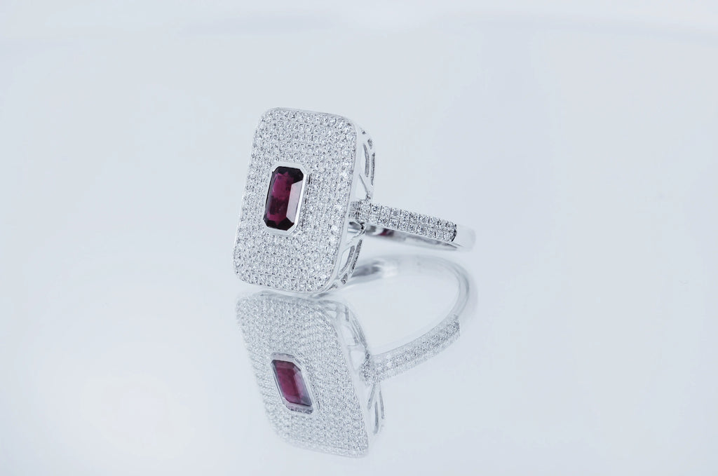 Bague_en_rubis_rouge_Alizee