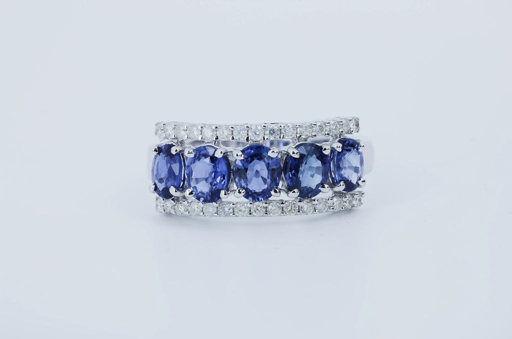 Bague_en_saphir_bleu_Elise