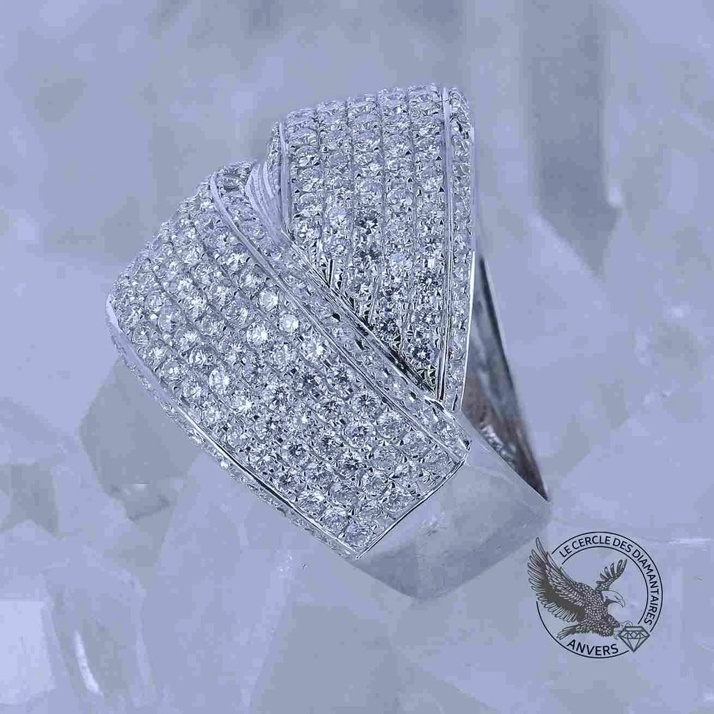 Gemeaux_Bague_drapee_en_Or_avec_Diamants